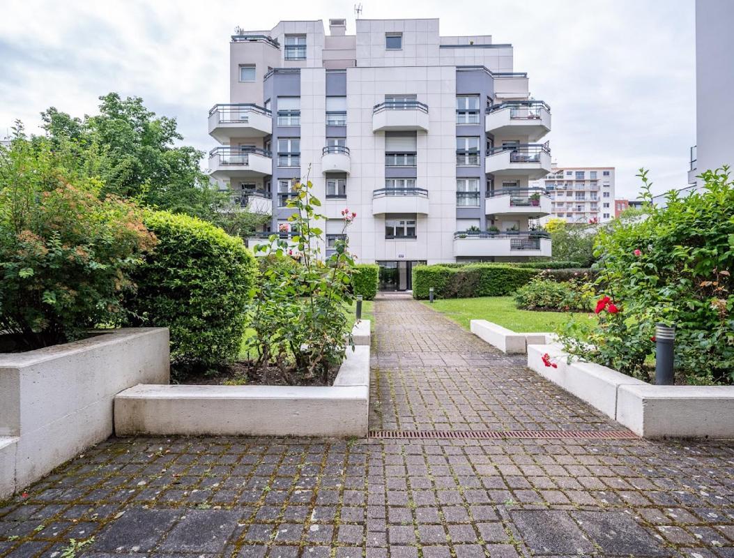 Apartamento Le Havre De Paix A Suresnes Exterior foto